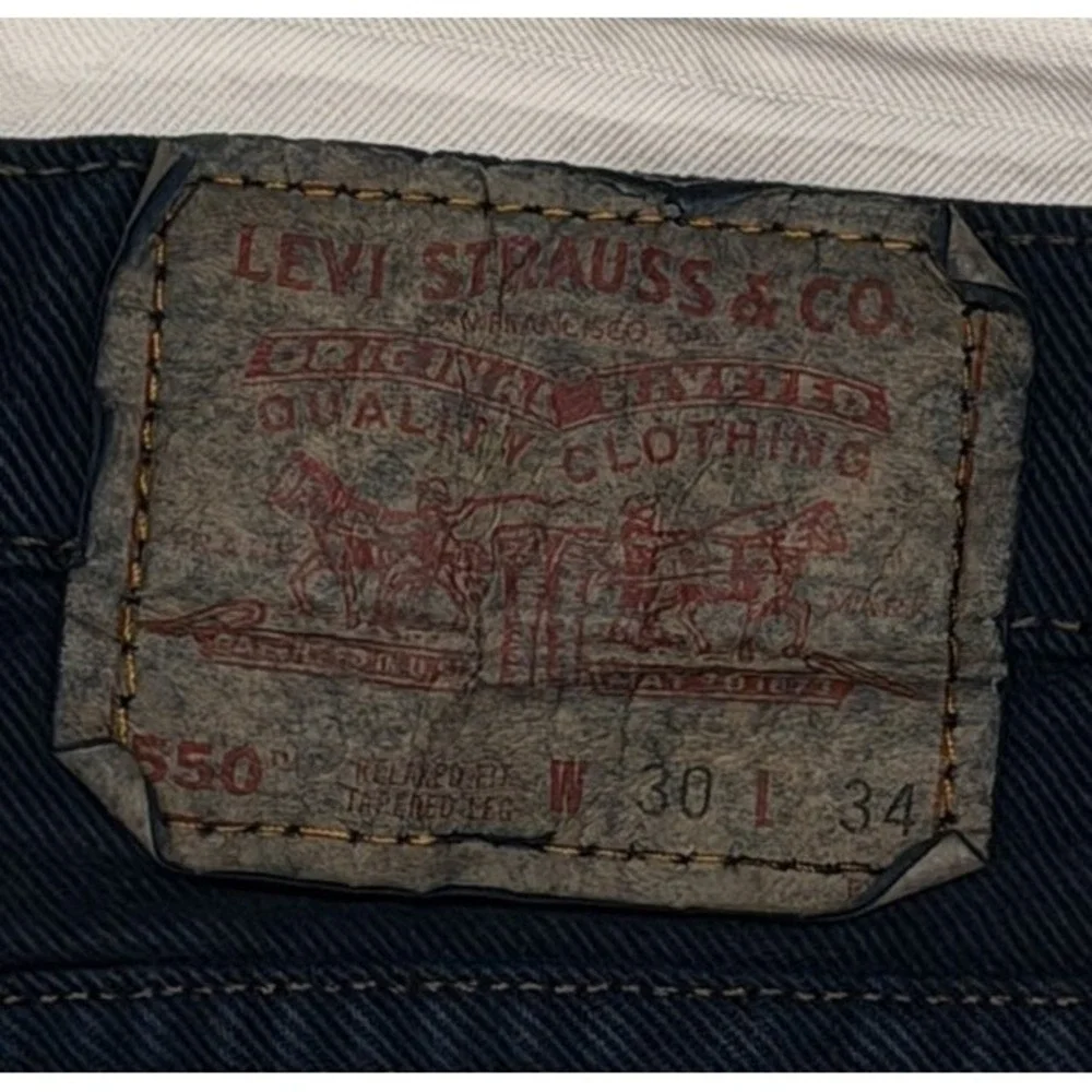 Vintage 90s Levi's 550 Men's Relaxed Fit Tapered Leg W30 x L34 Dark Wash Y2K